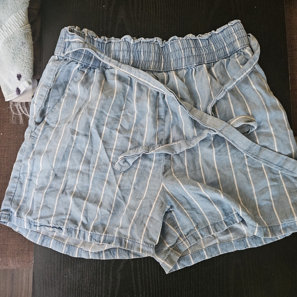 Paperbag shorts - Picture 1 of 6